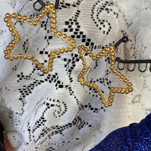 NWT SHINING BRIGHT GOLD METAL STAR EARRINGS SPECIAL FOR VALENTINE GIFT BIRTHDAY - Picture 4 of 12